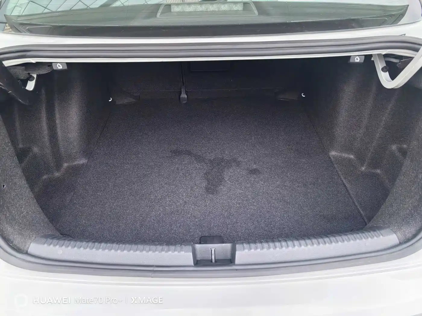 Volkswagen Sagitar 2018 1.6L Automatic Comfort фото 18