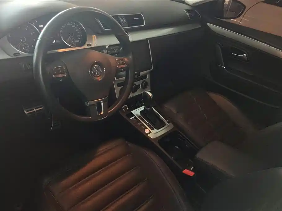 Volkswagen FAW-Volkswagen CC 2018 1.8TSI Luxury фото 12