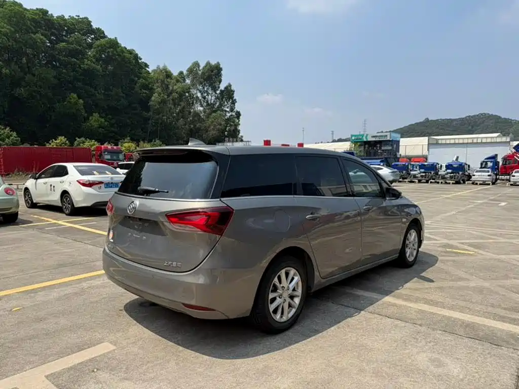 Фото 7 - Buick GL6