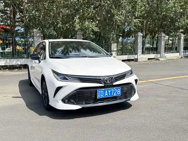 Toyota Corolla TNGA 1.5L CVT GR SPORT, Спорт