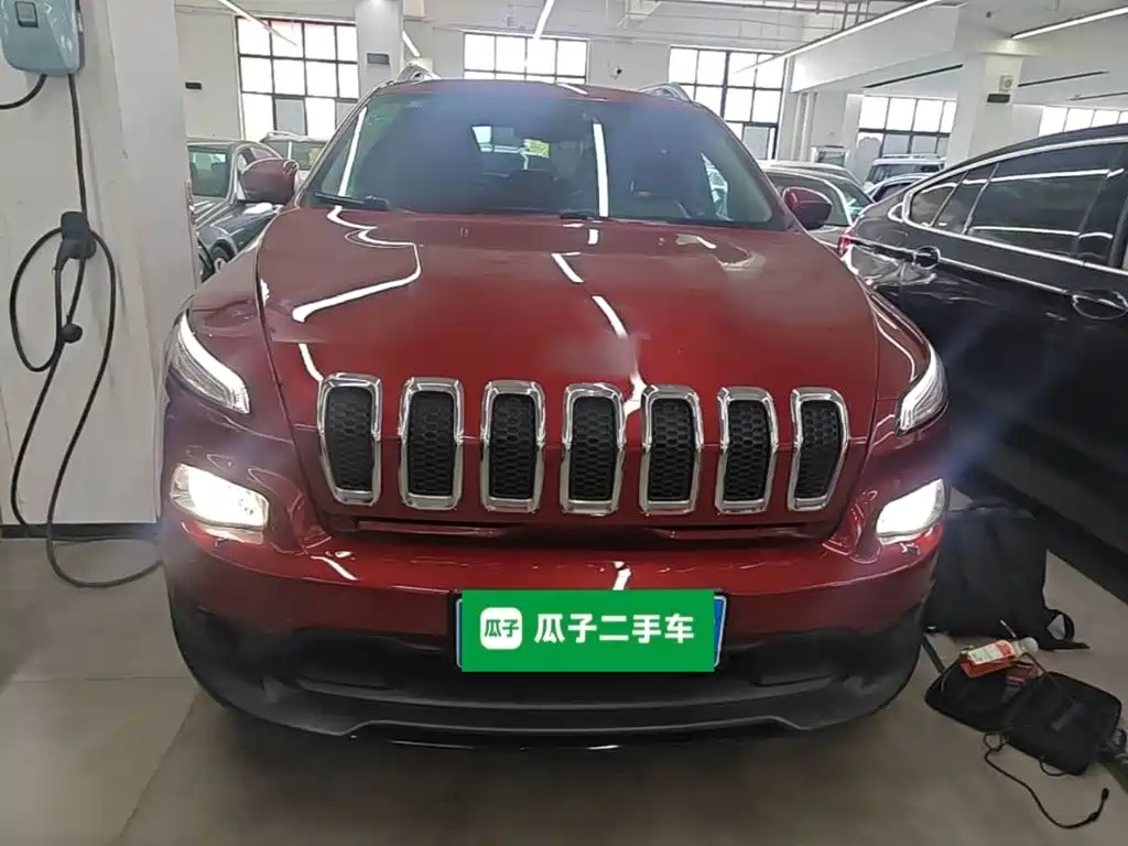 Jeep Cherokee (Import) 2015 2014 2.4L Luxury