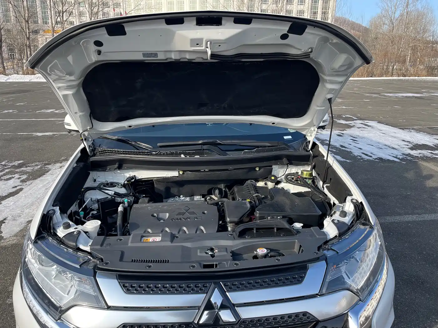 Mitsubishi Outlander 2021 Facelift 2.0L 2WD Premium Edition 7-Seater фото 40