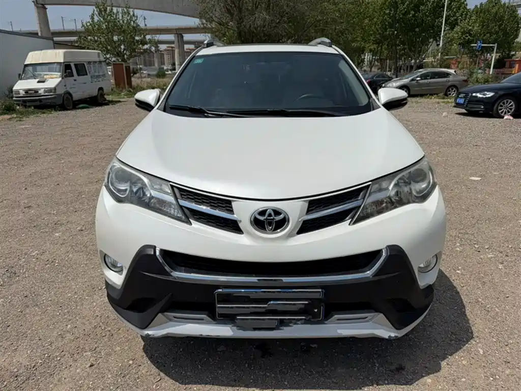 Toyota RAV4 Rongfang 2015 2.0L CVT 2WD Trend Edition фото 6