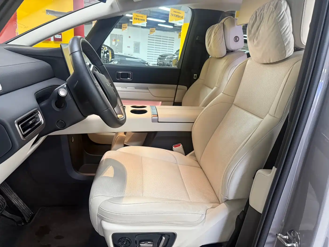 Li Auto MEGA 2025 2025 Ultra Smart Renewal Edition