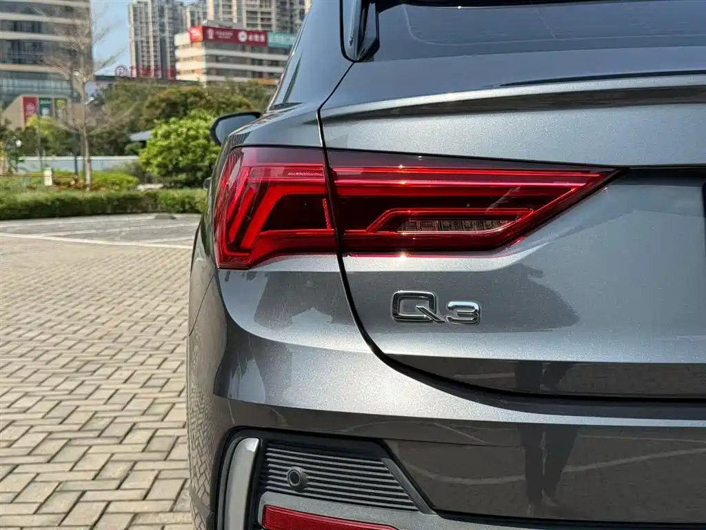 AUDI Q3 SPORTBACK