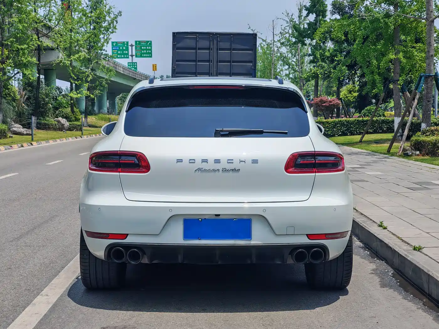 Porsche Macan 2016 Macan Turbo 3.6T фото 5