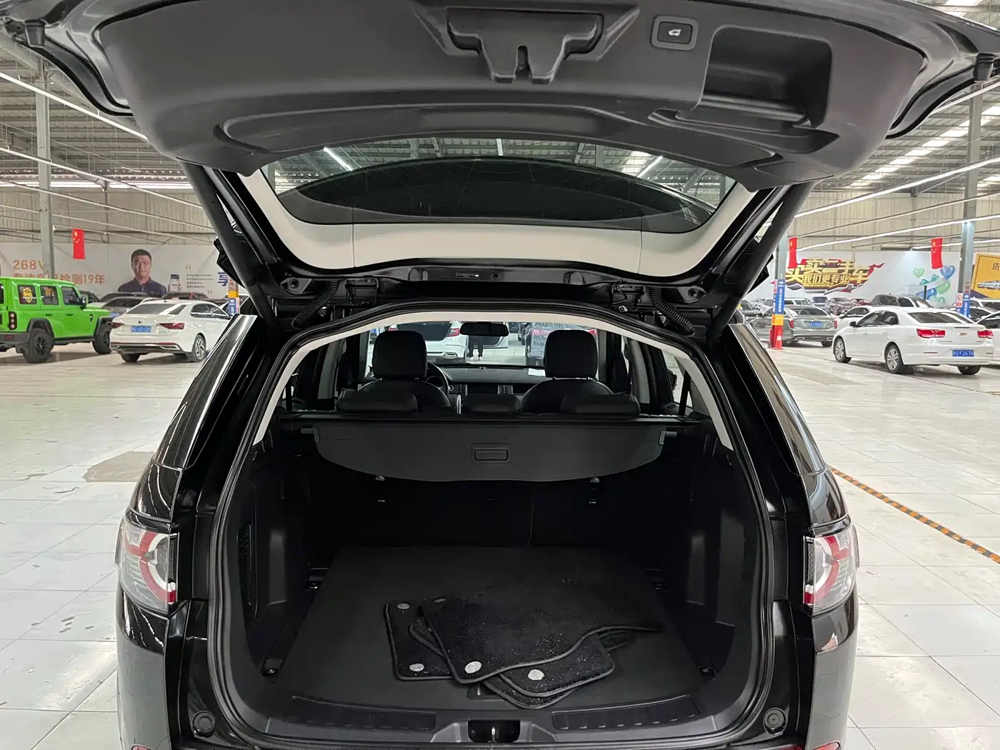 Land Rover Discovery Sport 2019 240PS SE Edition China V фото 13