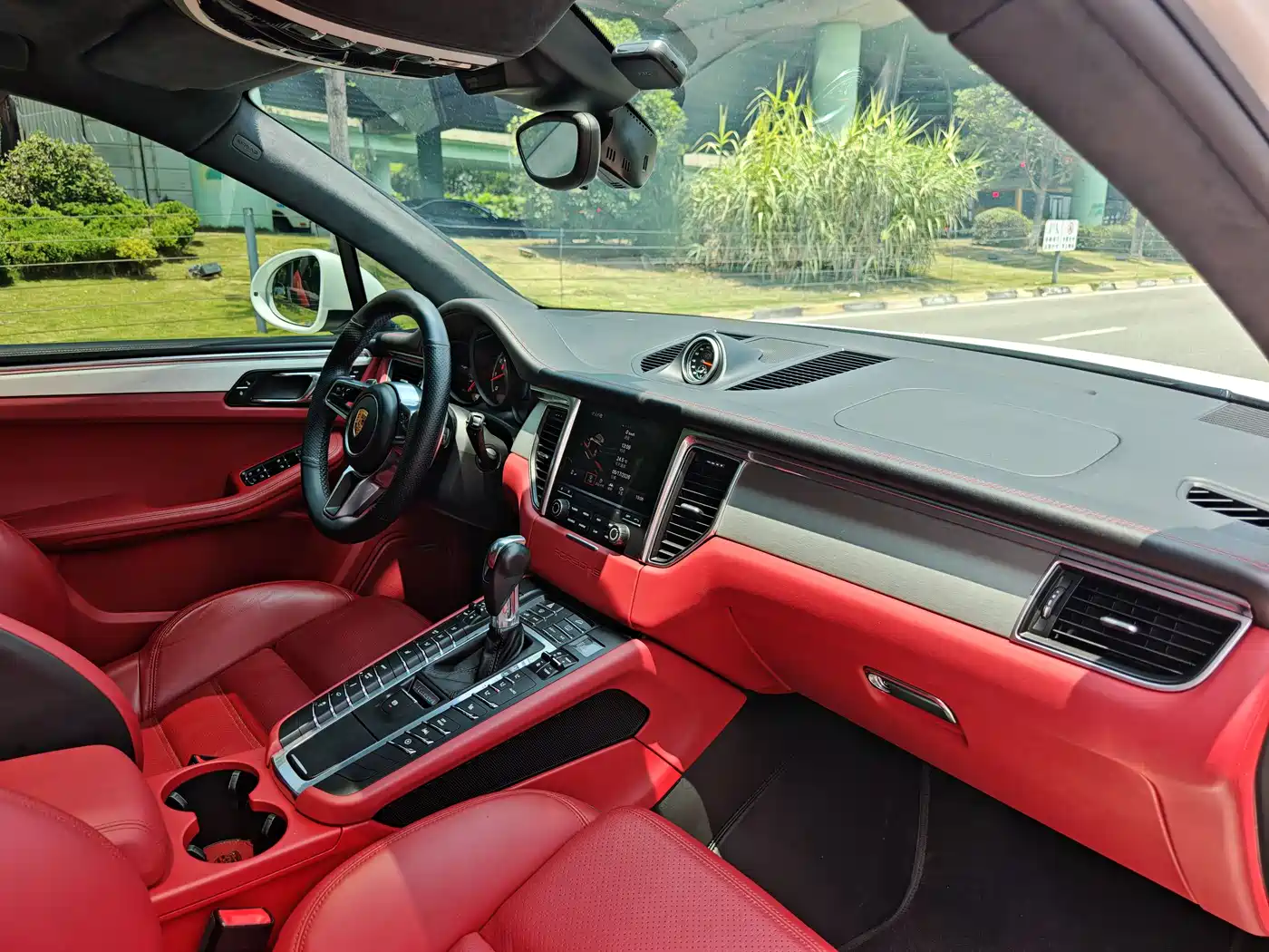 Porsche Macan 2016 Macan Turbo 3.6T фото 15