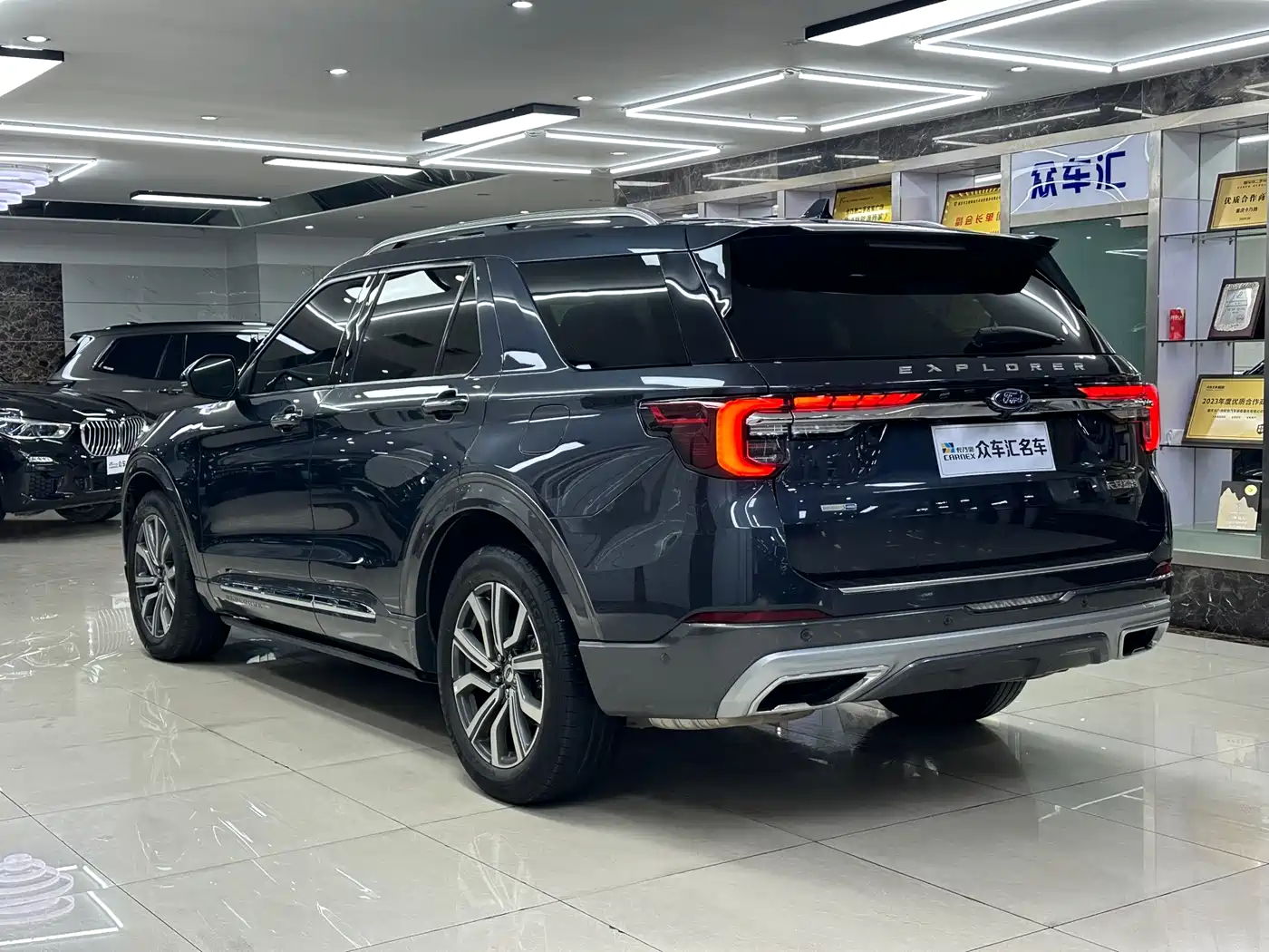 FORD EXPLORER