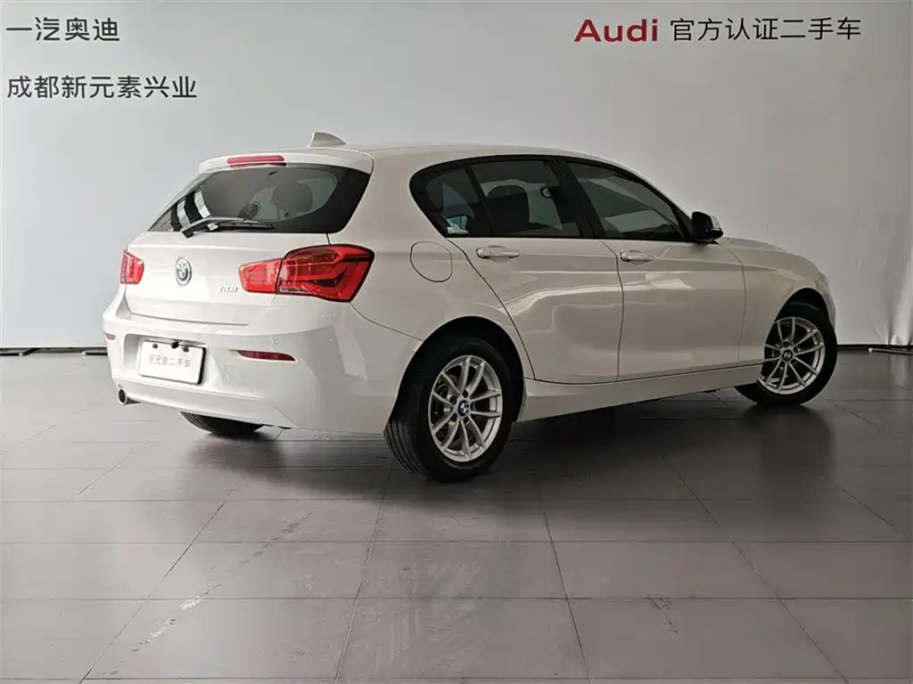 BMW 1 Series (Import) 2018 118i Leading фото 4