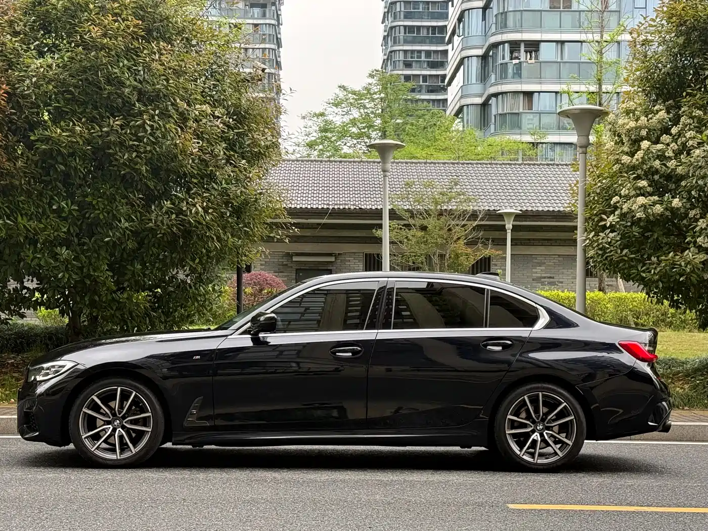 BMW 3 Series 2021 325Li M Sport Package фото 14