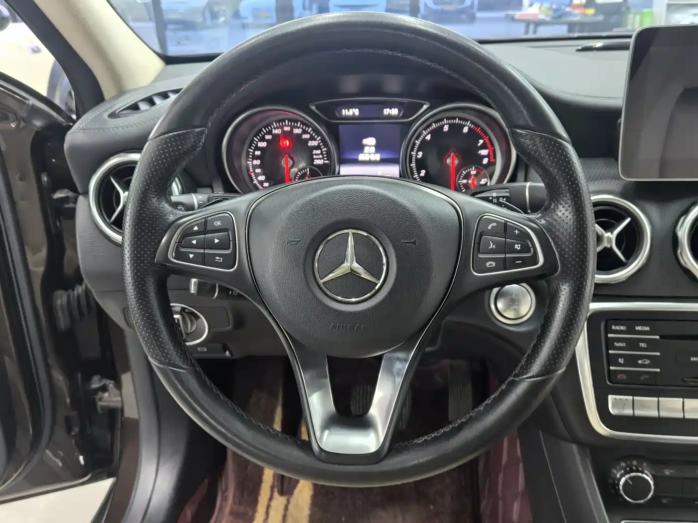 Mercedes-Benz GLA 2017 GLA 220 4MATIC Fashion фото 11