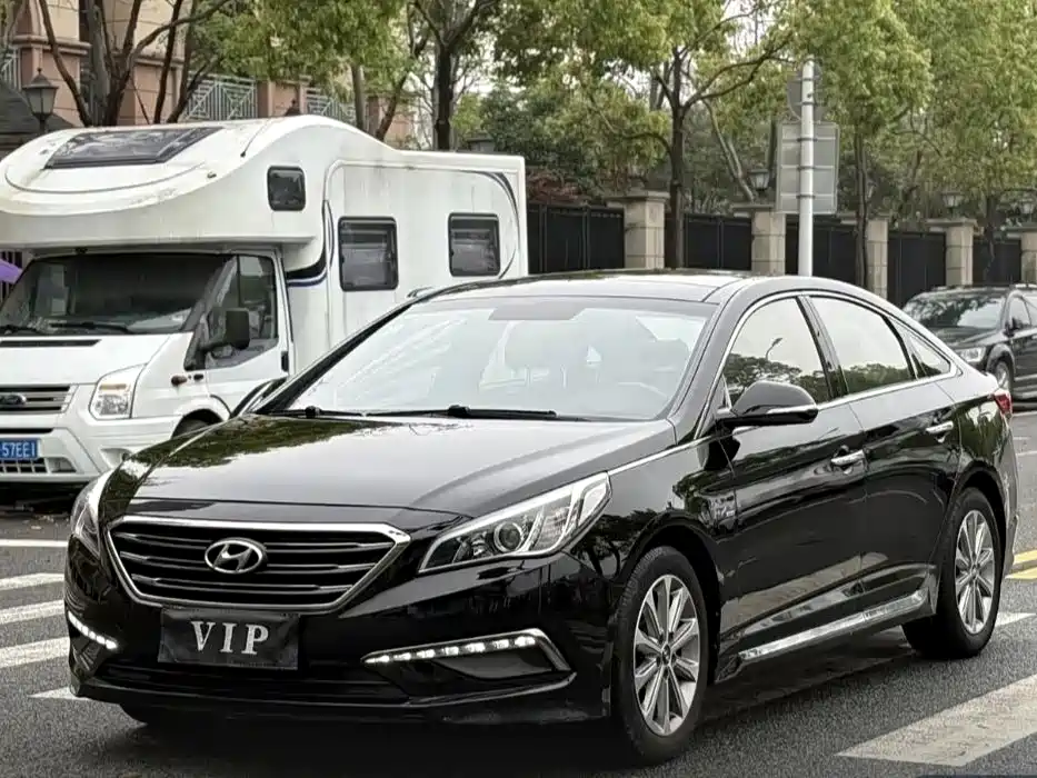 Hyundai Sonata 2015 1.6T GLS Smart фото 18