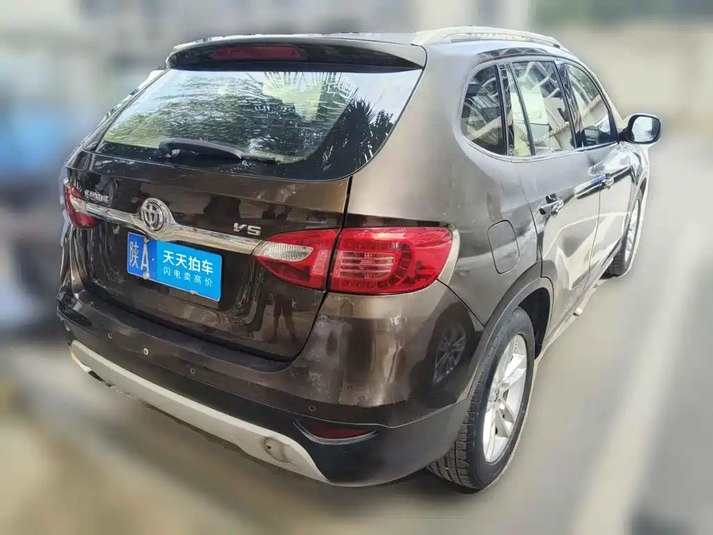 Фото 2 - Zhonghua V5