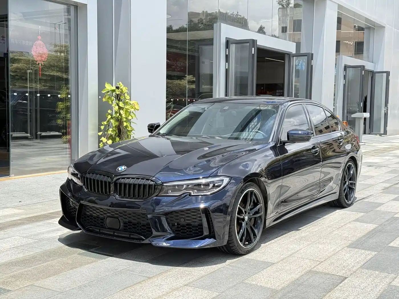 BMW 3 Series 2020 330i M Sport Blackout Package