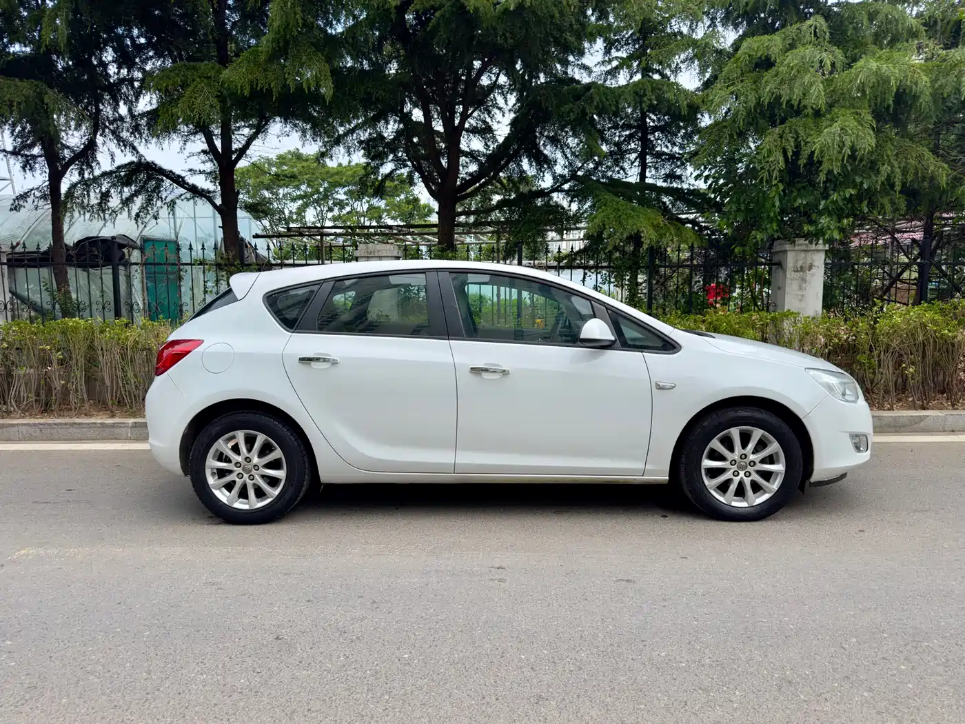 Buick Excelle 2013 Model XT 1.6L Automatic Fashion фото 7