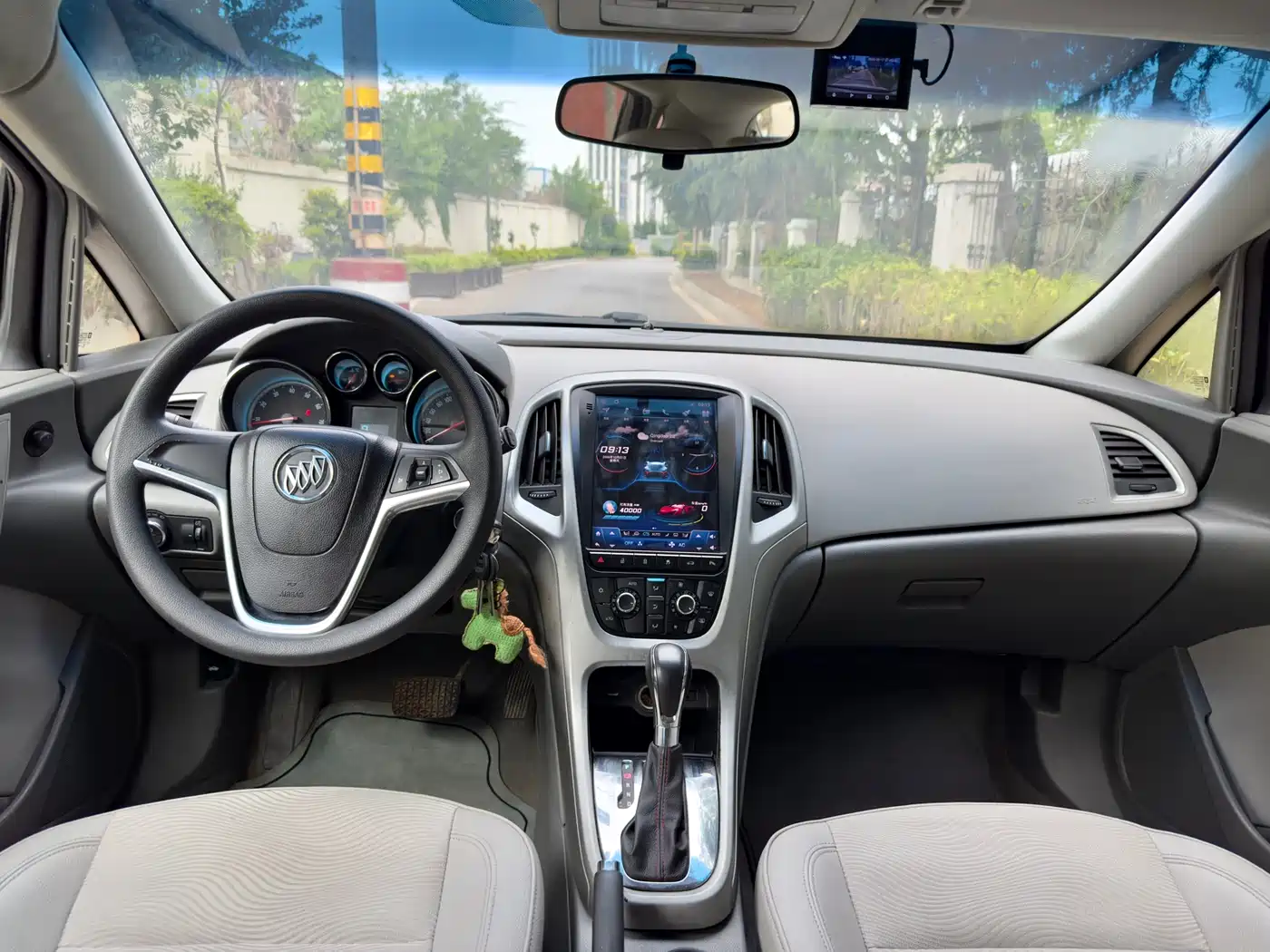 Buick Excelle 2013 Model XT 1.6L Automatic Fashion фото 9