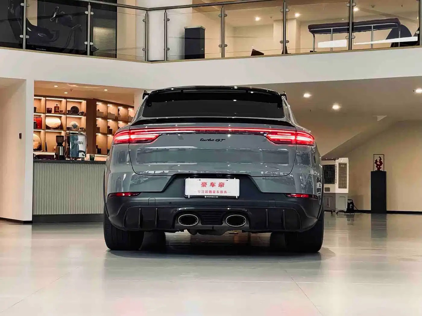 Фото 15 - Porsche Cayenne