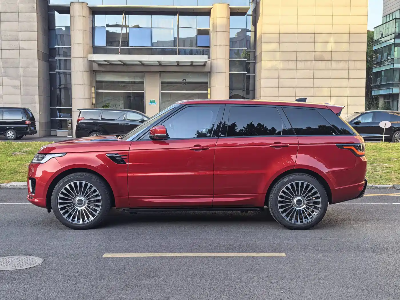 Land Rover Range Rover Sport 2019 3.0 SC V6 HSE DYNAMIC фото 2