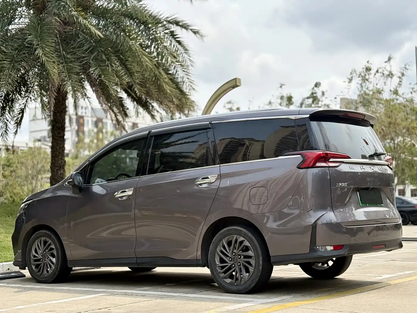 SAIC Maxus Dajia 5 2022 1.3T PLUG IN Smart Edition (7-seater) фото 18