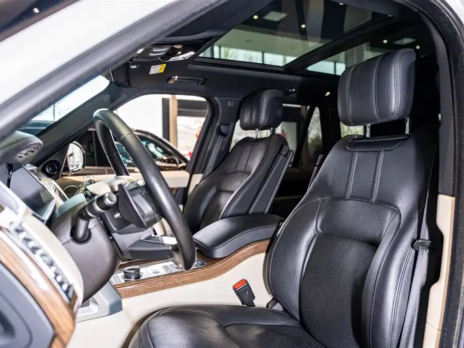 Land Rover Range Rover 2018 3.0 SC V6 Vogue Heritage Edition фото 9