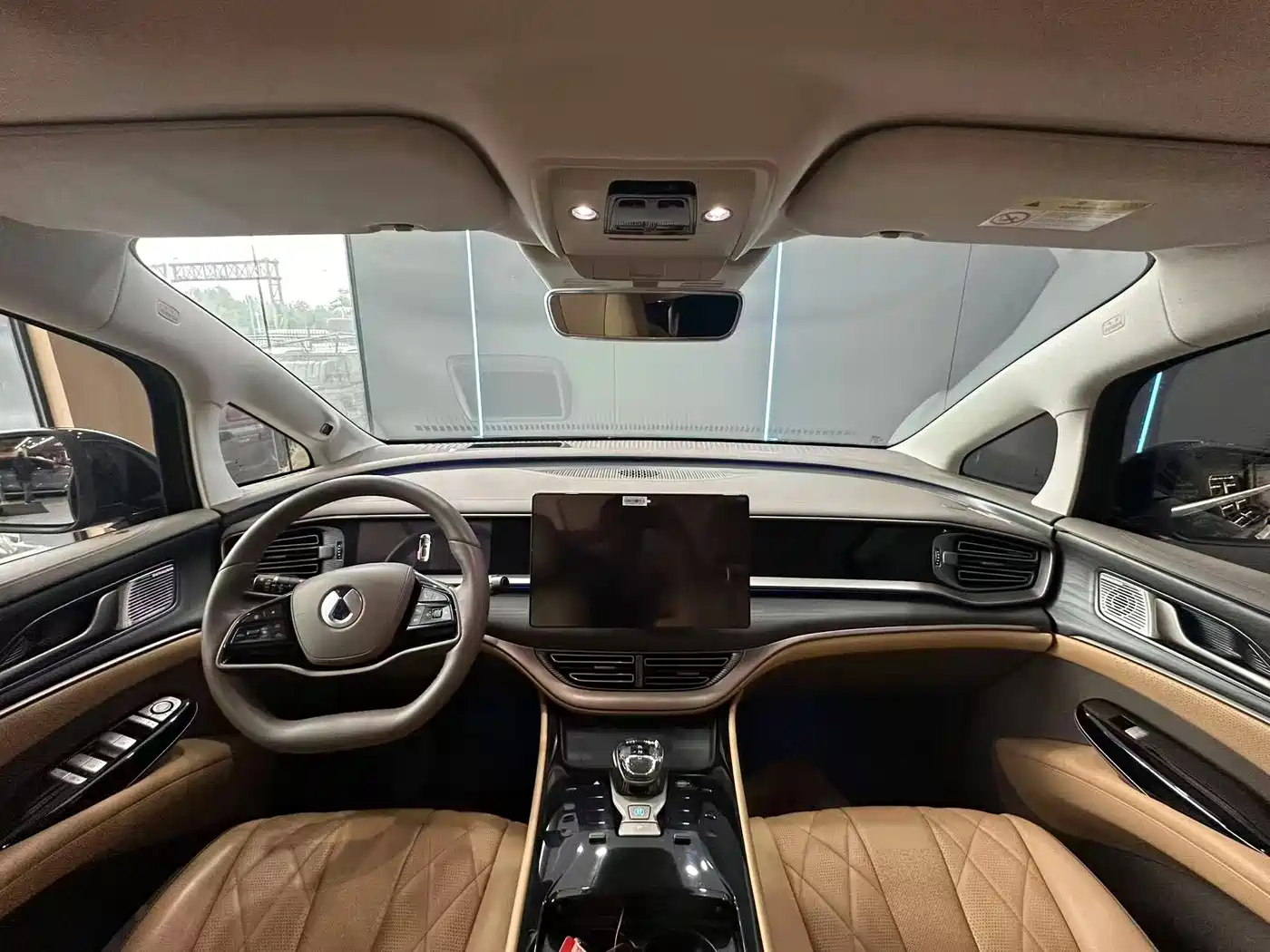 Denza D9 2022 DM-i 970 AWD Flagship фото 9
