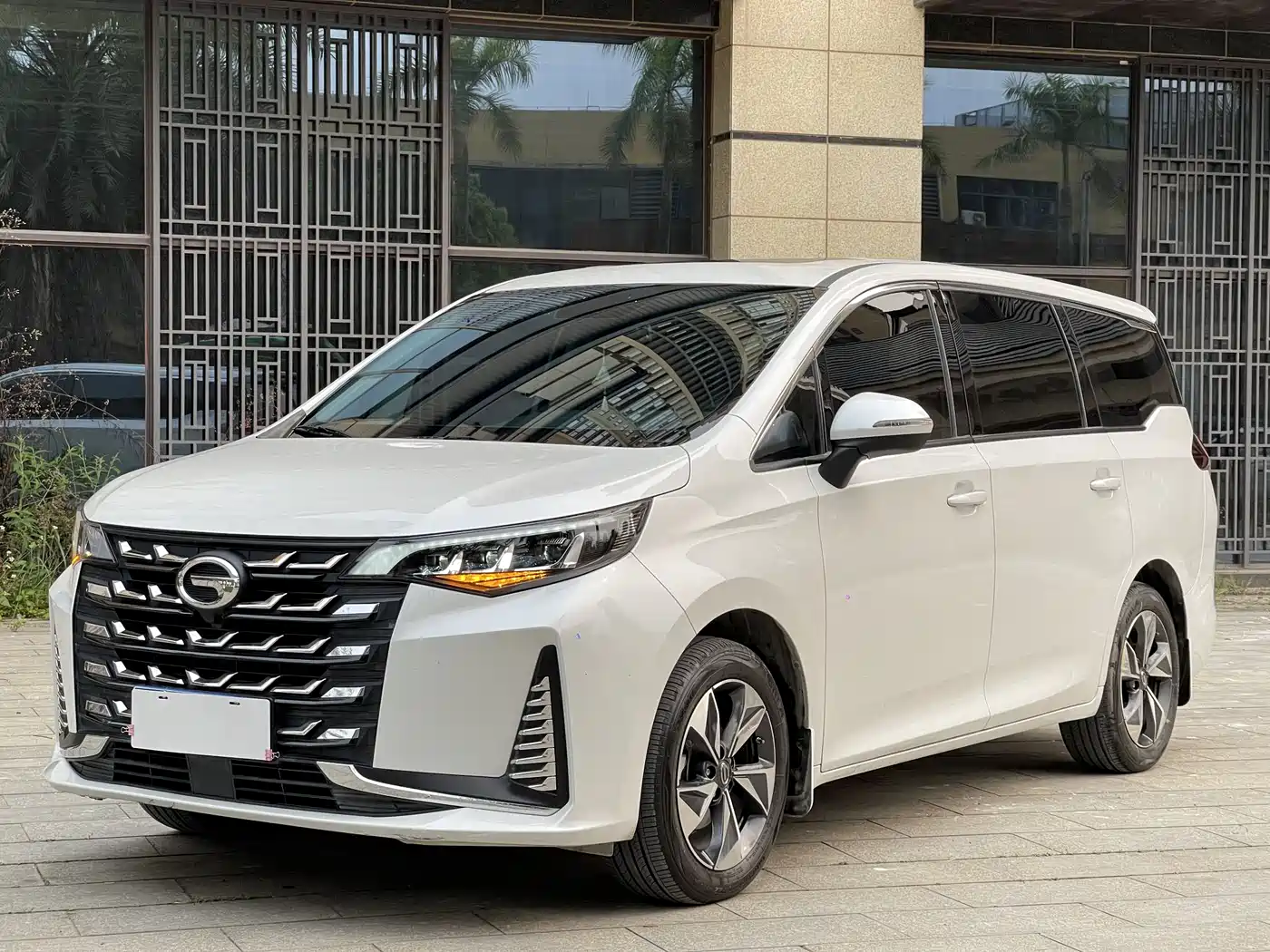 GAC Trumpchi Trumpchi M6 2023 PRO 270T DCT Luxury Edition