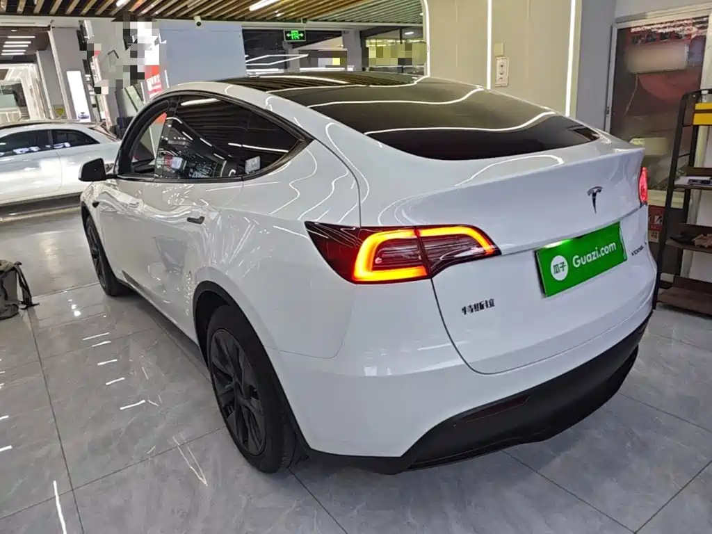 Фото 5 - Tesla Model Y