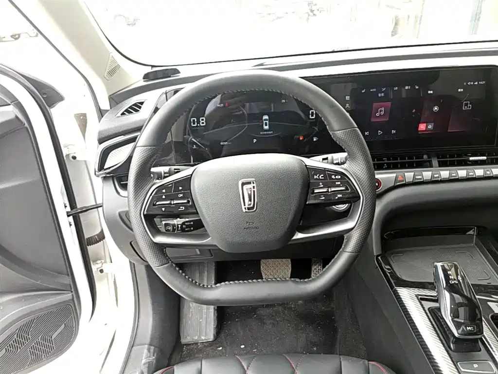 Фото 11 - Besturn Bestune T55