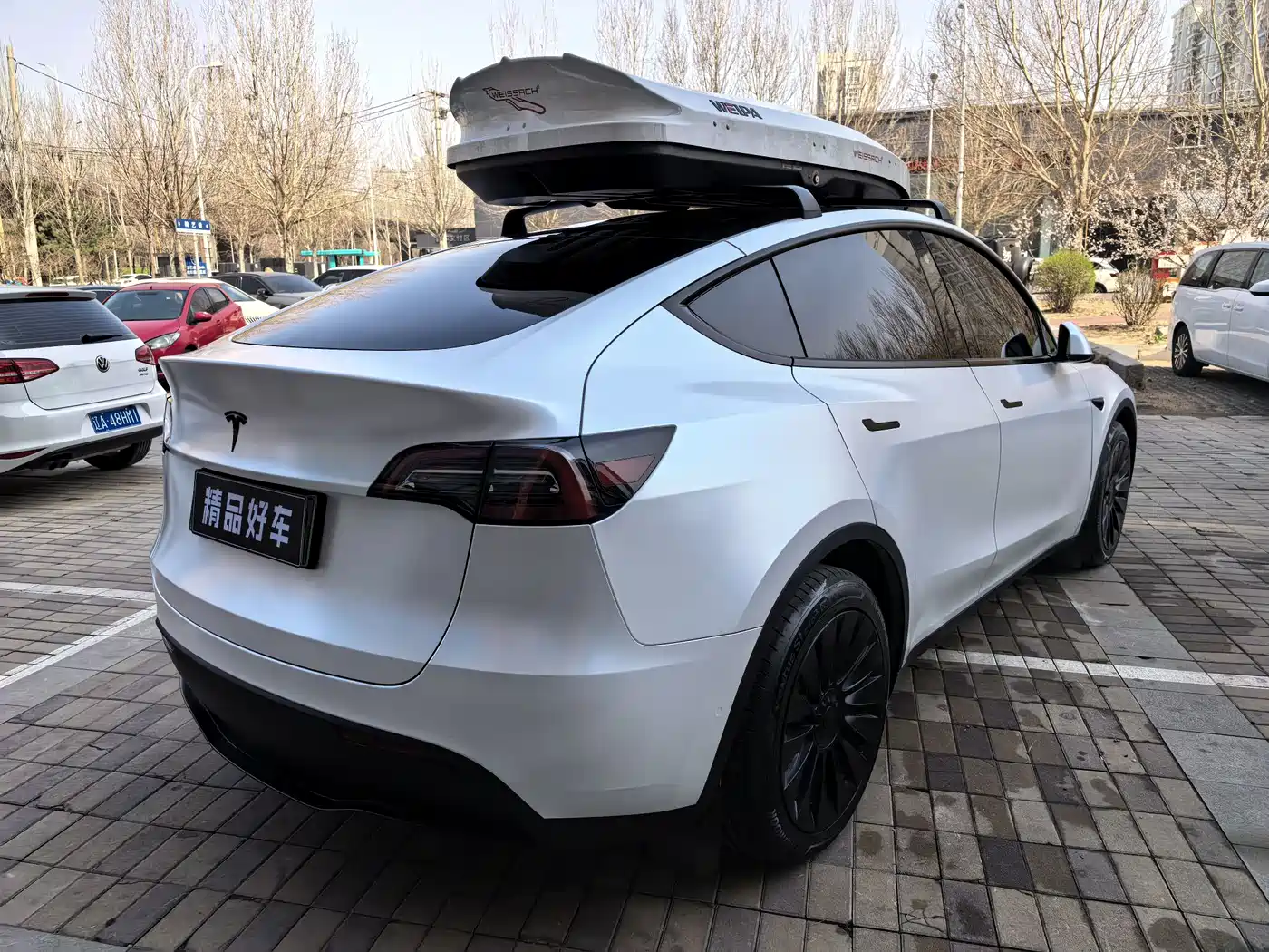 TESLA MODEL Y