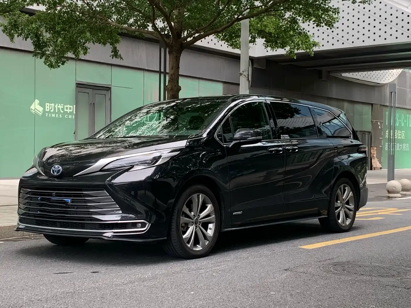 Toyota Sienna 2023 2.5L Hybrid Premium Edition