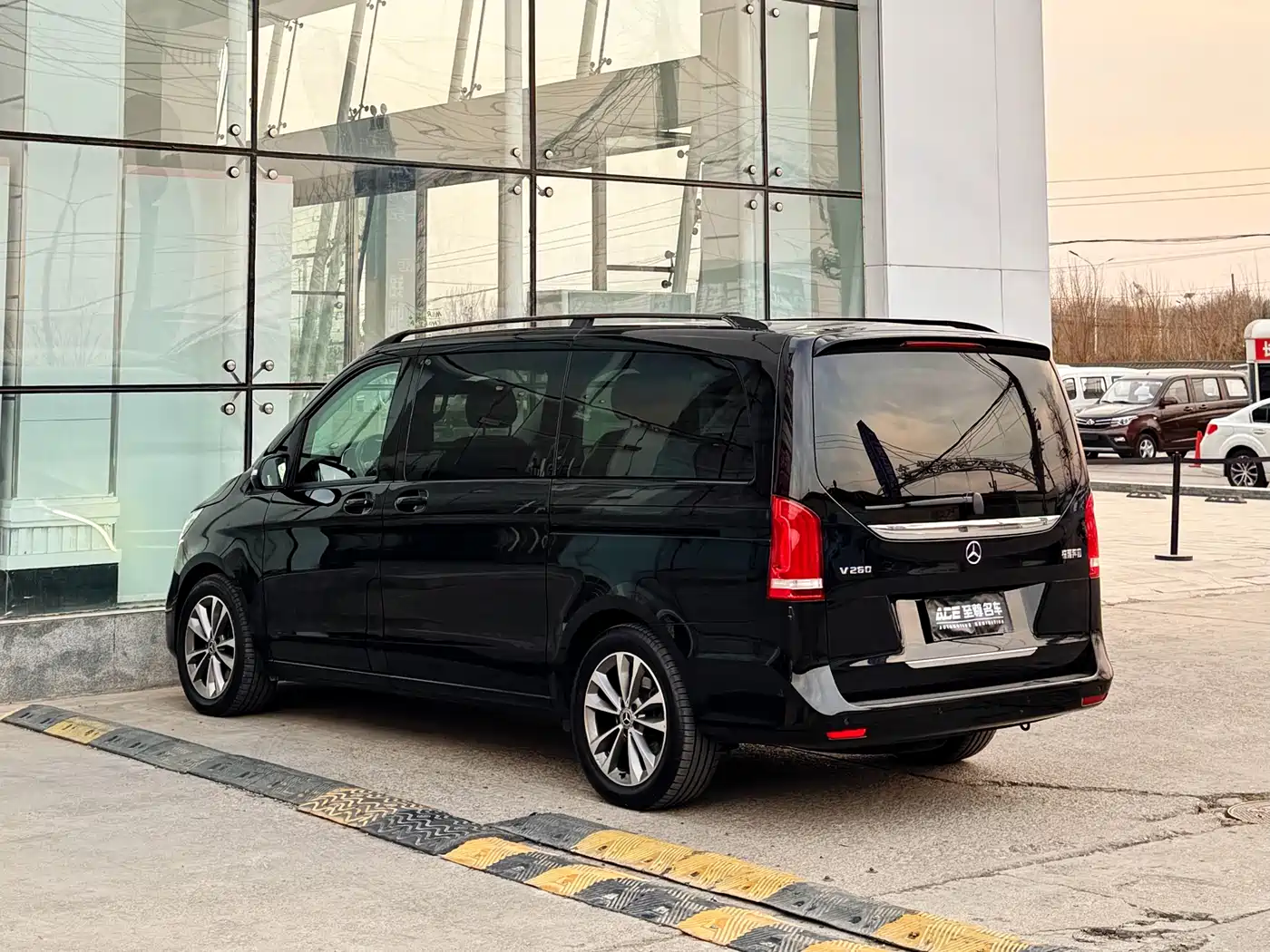 Mercedes-Benz V-Class 2020 V 260 Navigator Edition фото 6