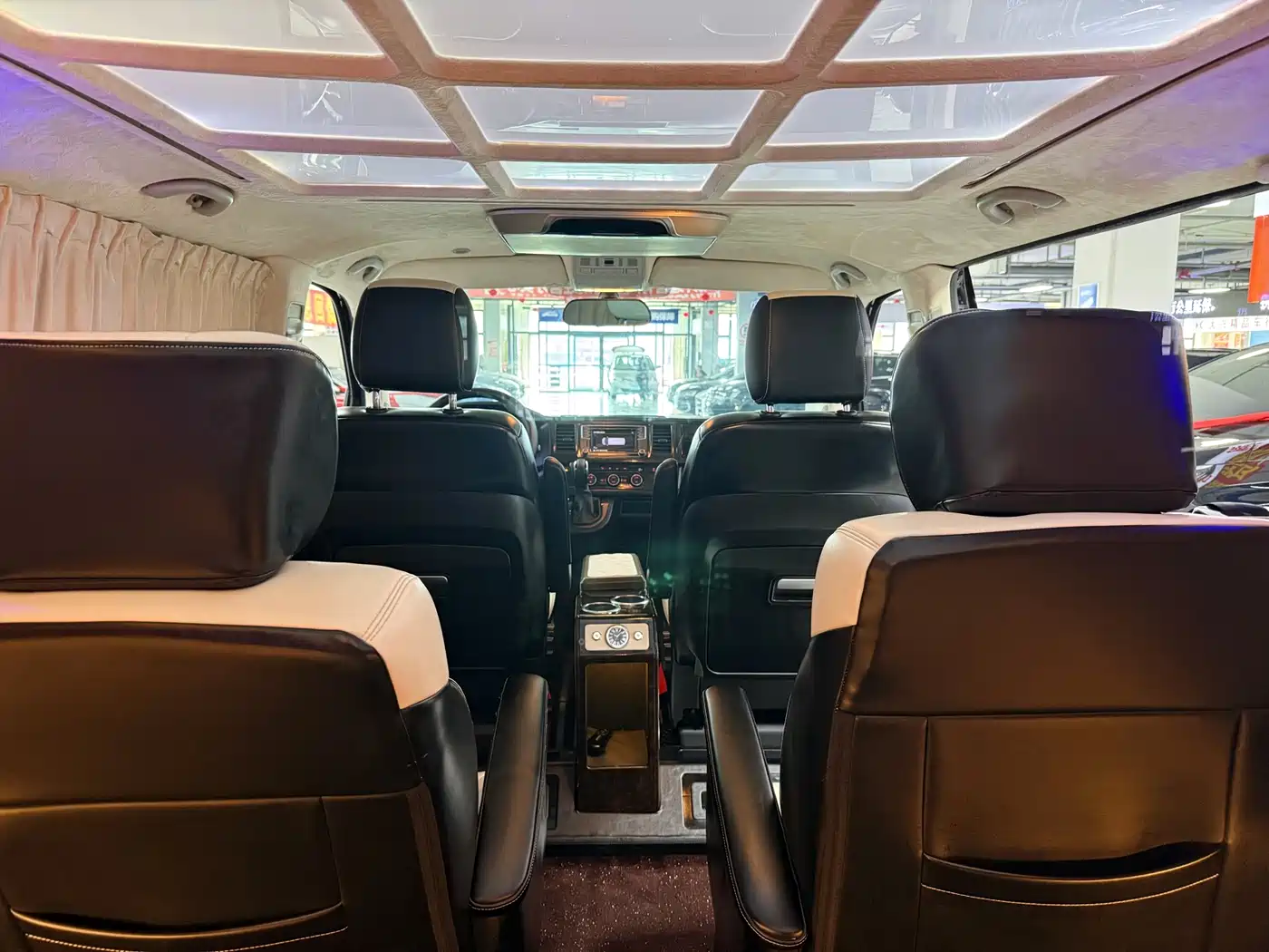 Volkswagen Caravelle 2019 2.0TSI 4WD Comfort 7-seater фото 9