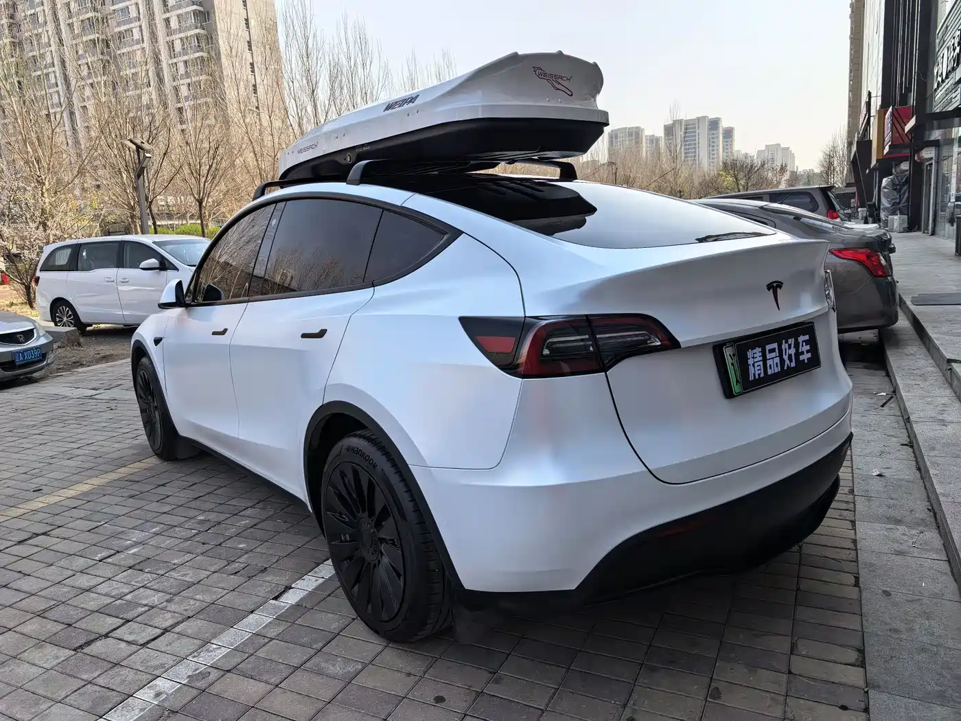 TESLA MODEL Y