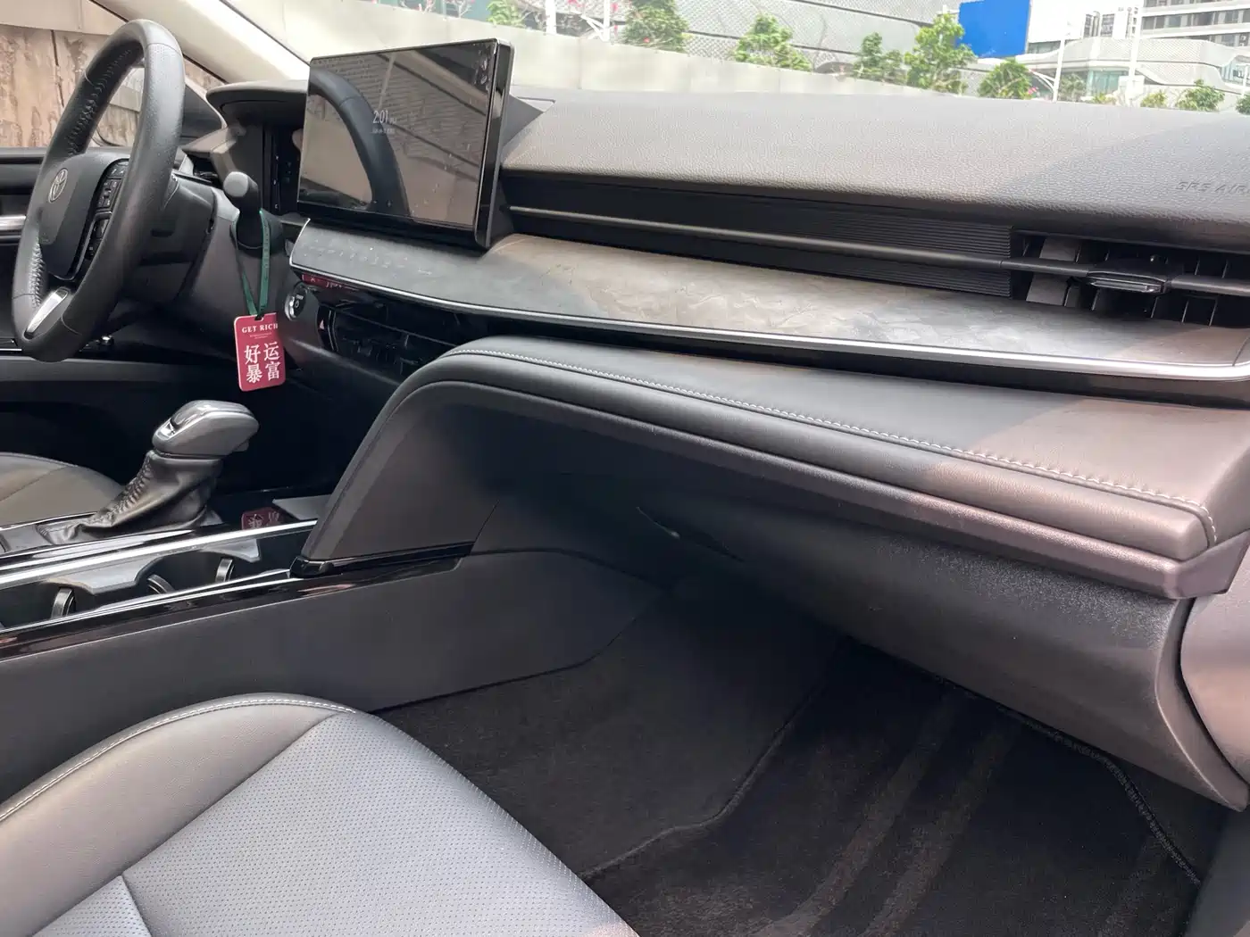 Toyota Camry 2024 Hybrid 2.0HGVP Luxury Edition фото 31