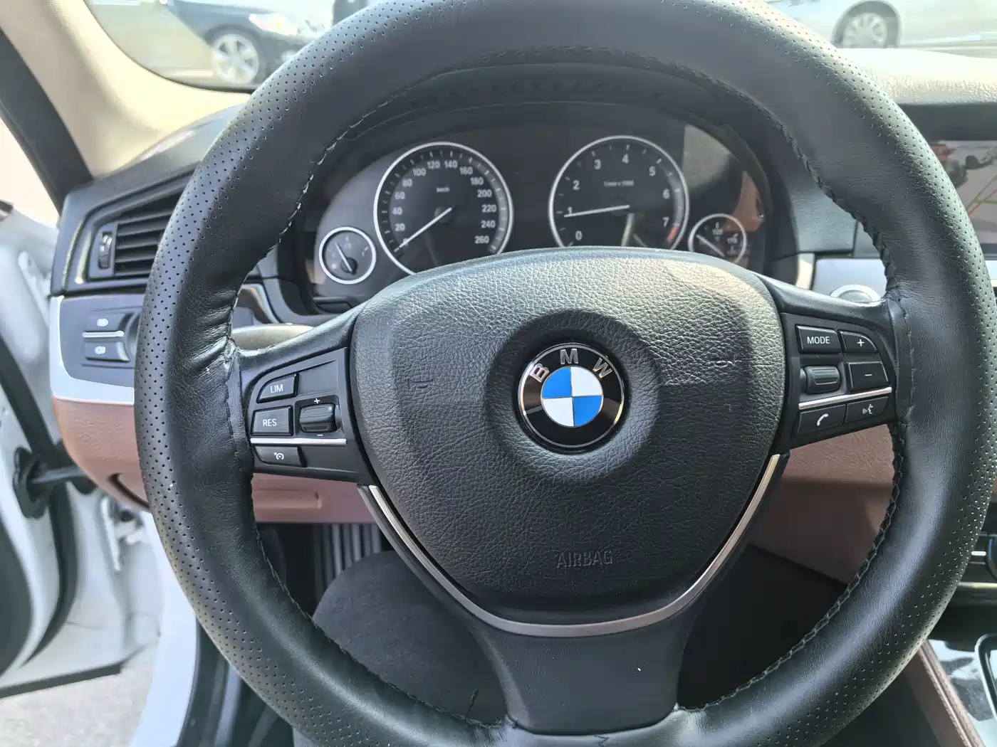 BMW 5 Series 2017 525Li Leading Edition фото 13