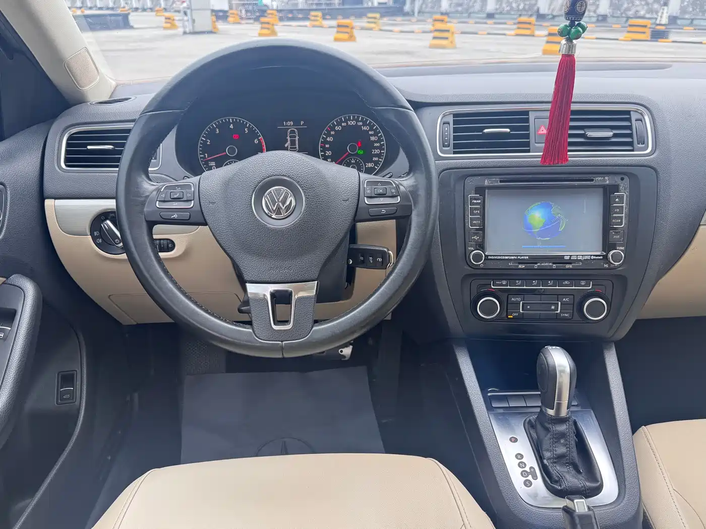 Volkswagen Sagitar 2014 1.4TSI Automatic Luxury фото 7