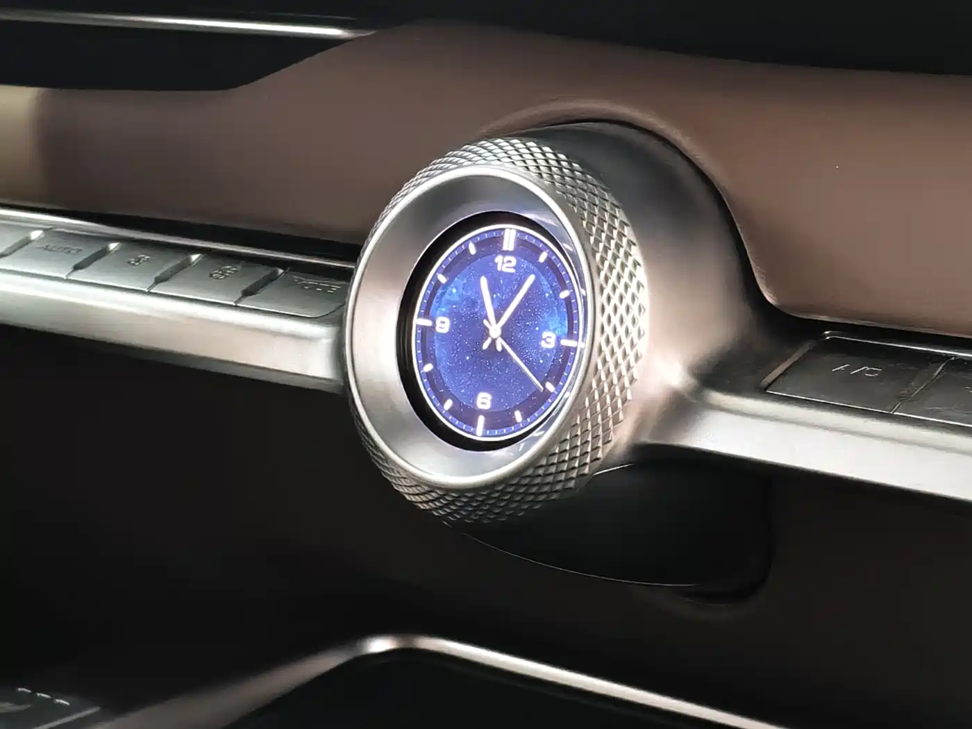 TANK TANK 700 NEW ENERGY