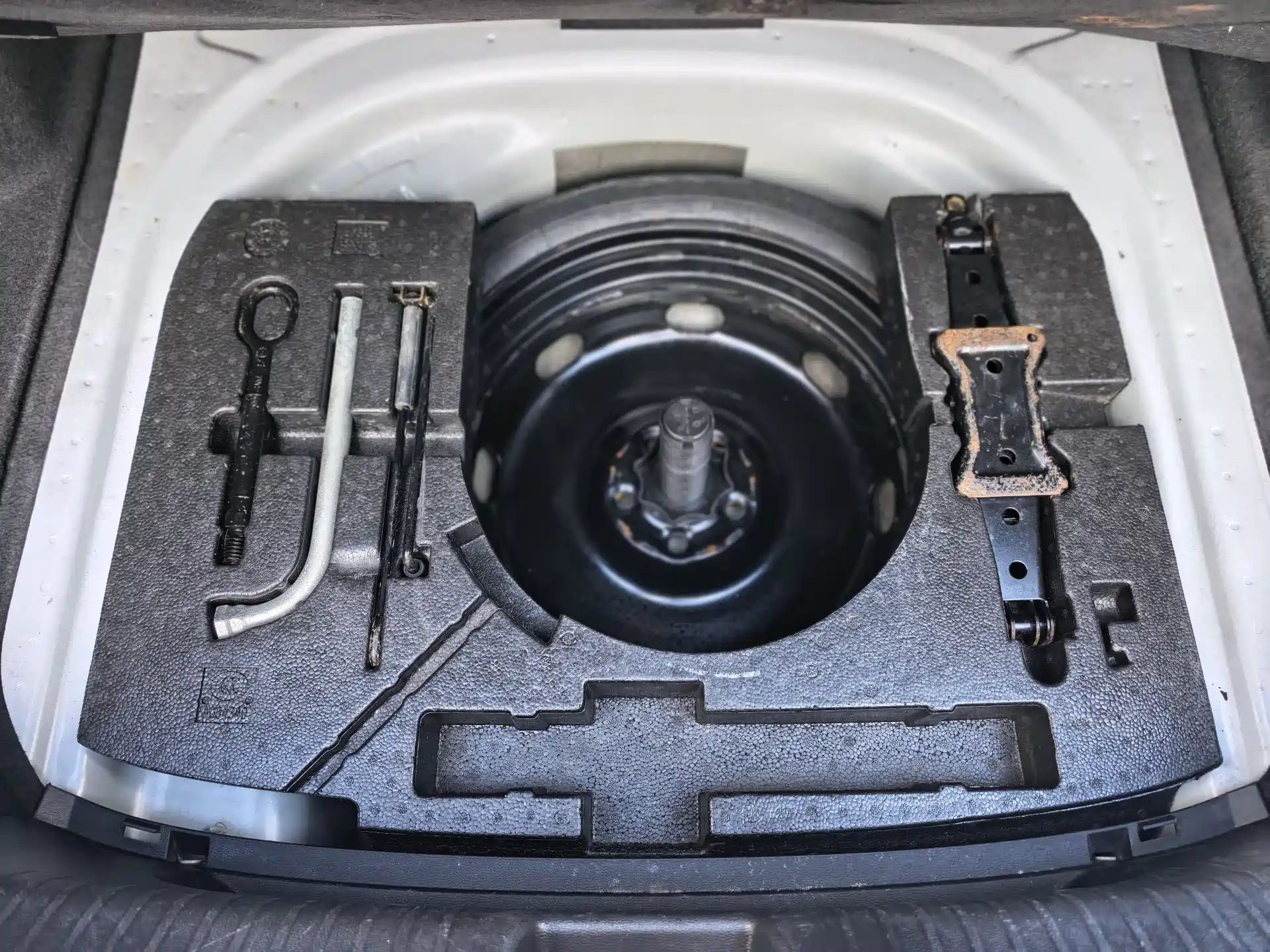 صورة 9 - Volkswagen Sagitar