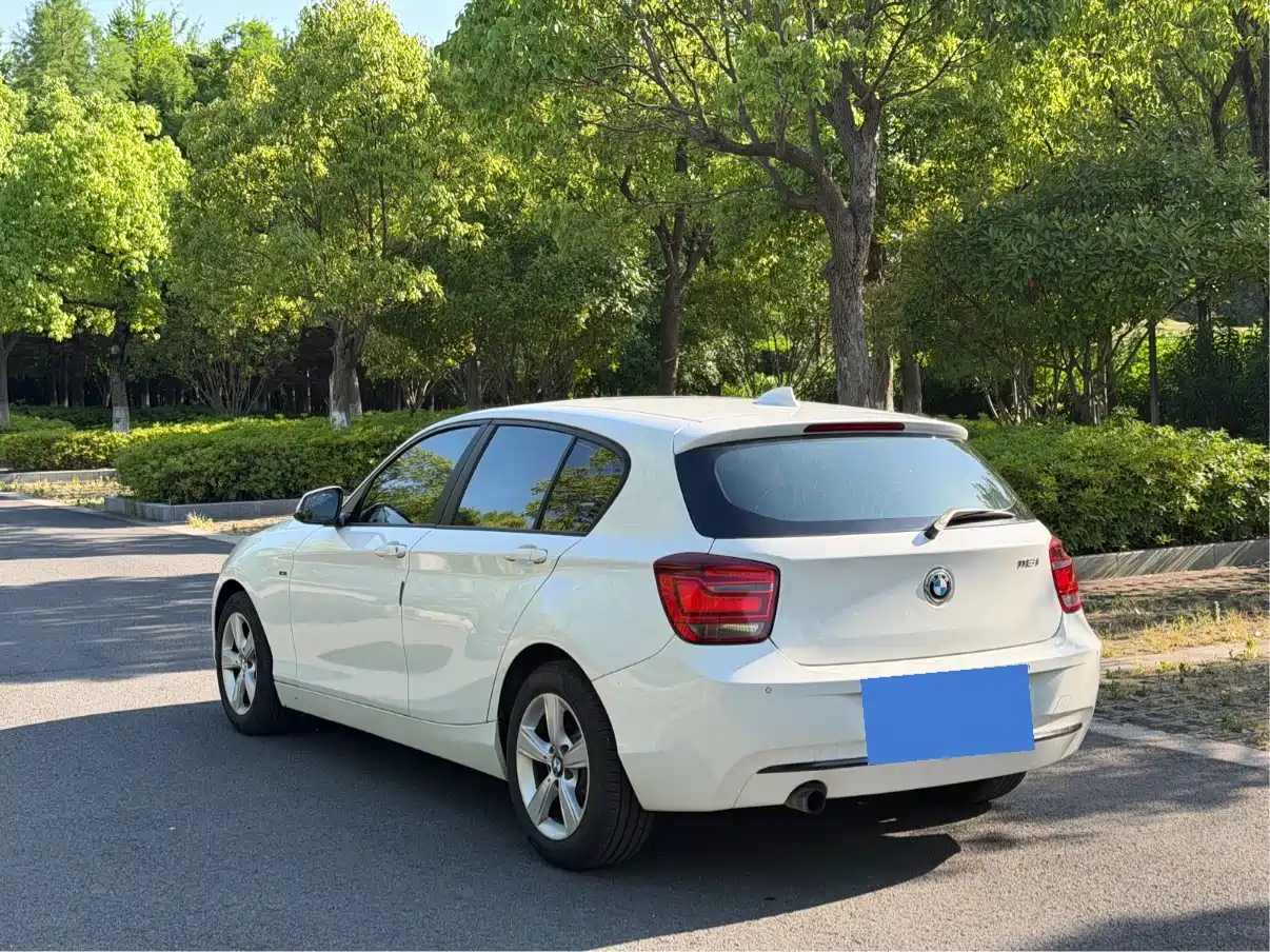 BMW 1 Series (Import) 2013 Facelift 118i Sport Model фото 4