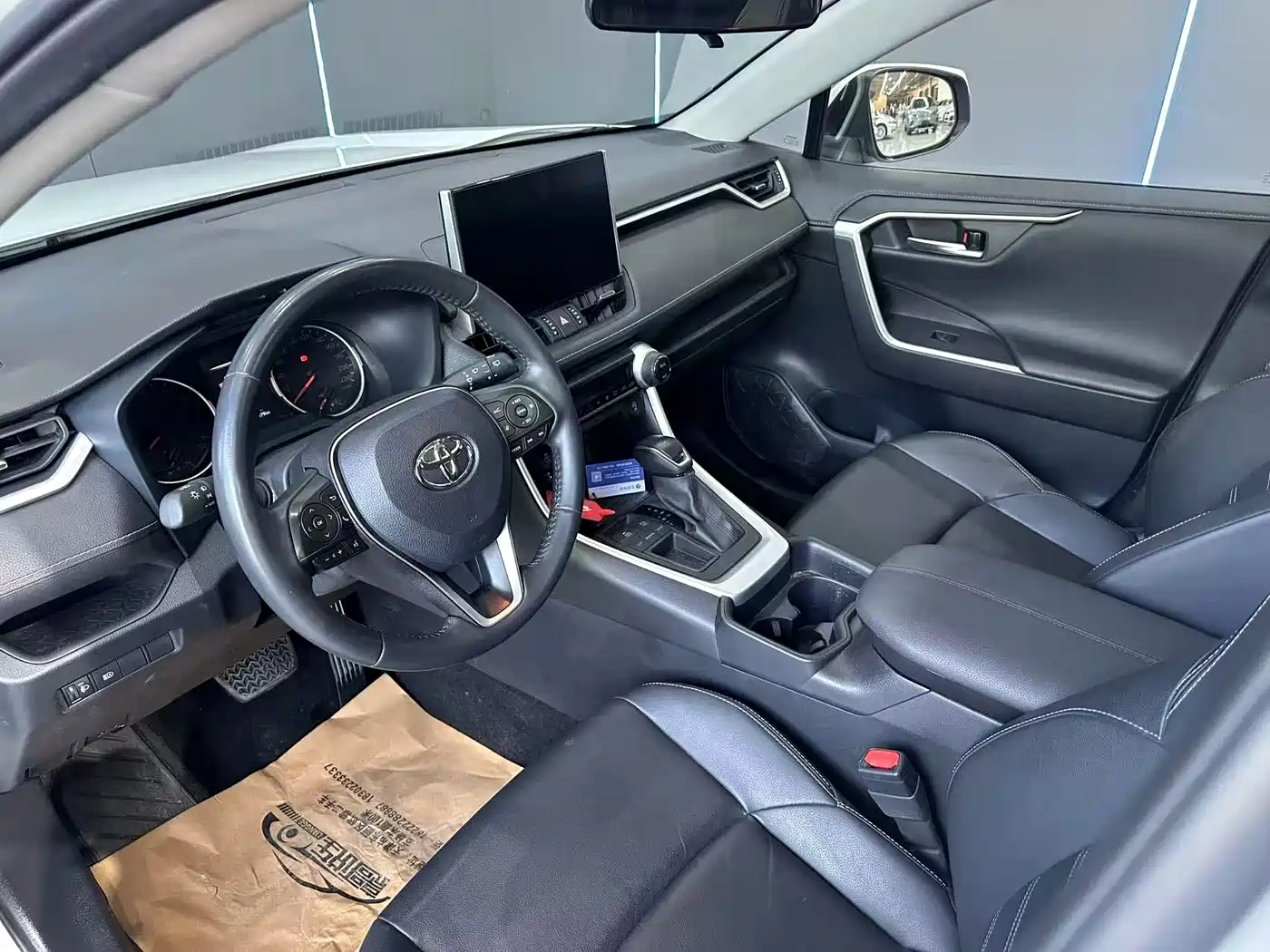 Toyota Wildlander 2021 2.0L CVT 2WD Luxury Edition фото 11