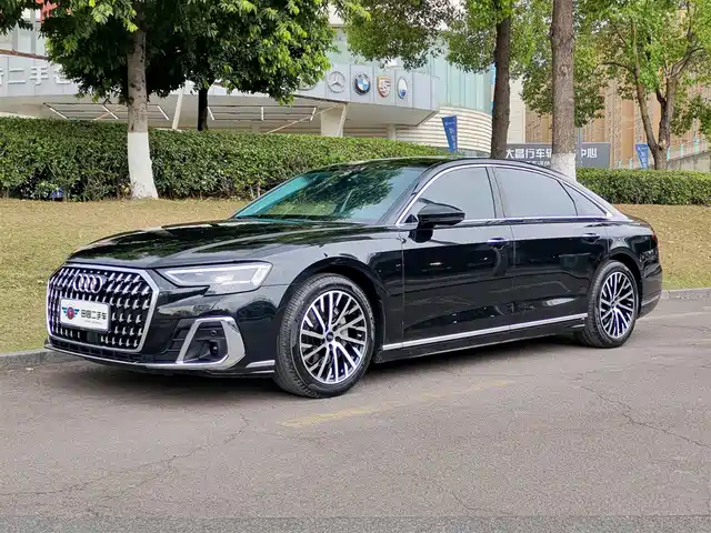 AUDI A8