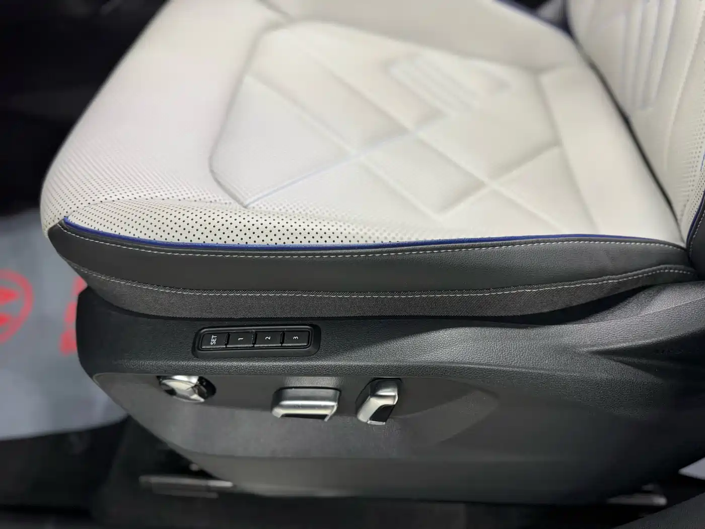 Volkswagen Talagon 2025 450TSI R-Line 6-Seater фото 14