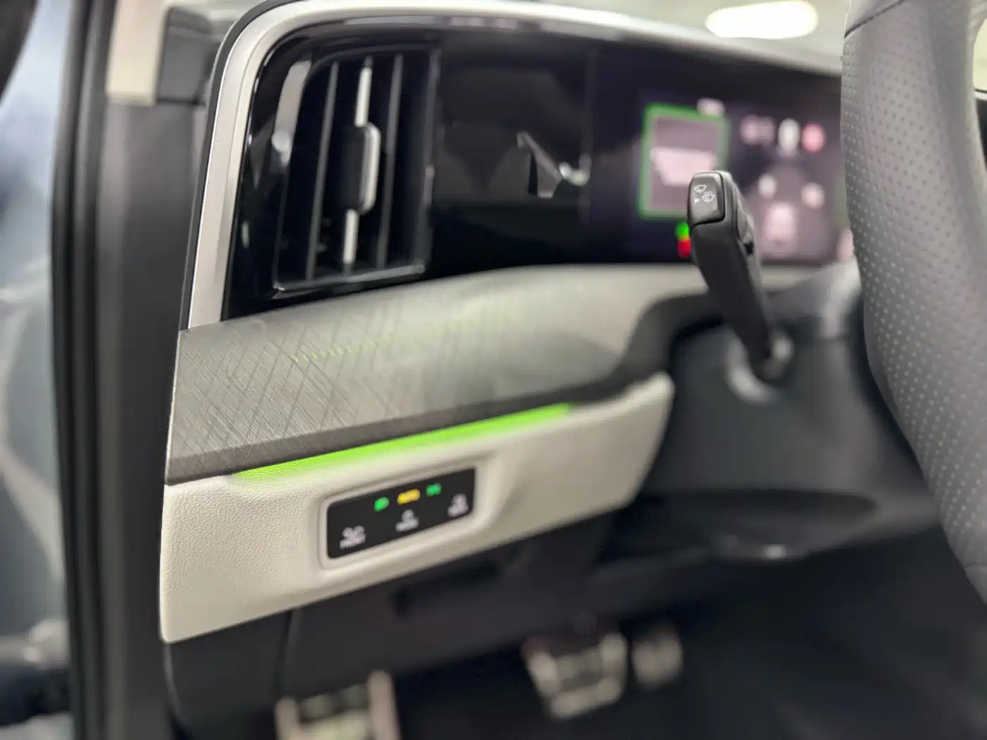 Volkswagen Talagon 2025 450TSI R-Line 6-Seater фото 15