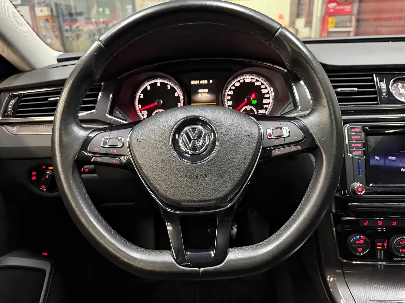 Volkswagen Passat 2016 Model 380TSI DSG Prestige Edition фото 10