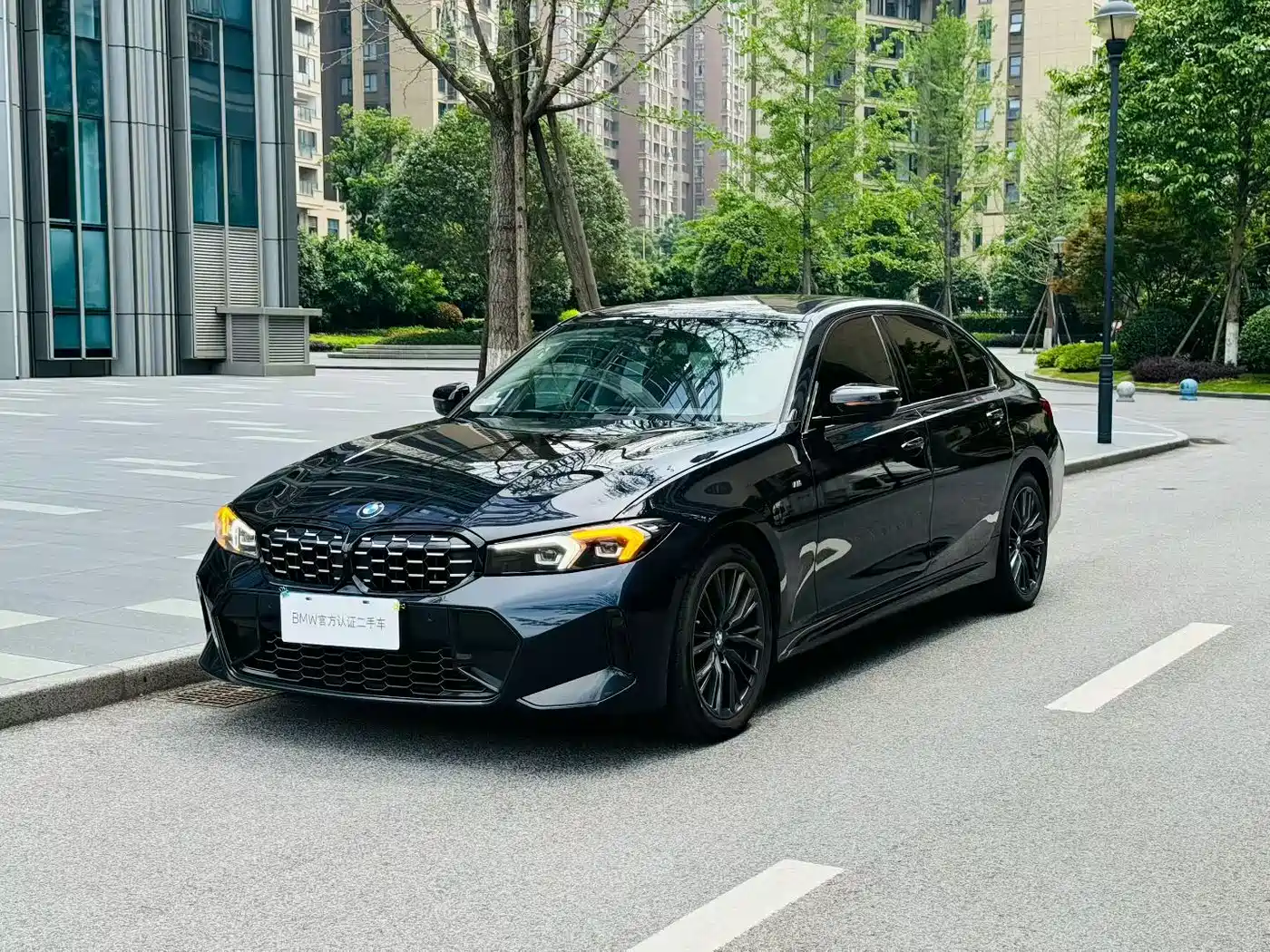 BMW 3 Series 2023 325Li M Sport Black Night Package