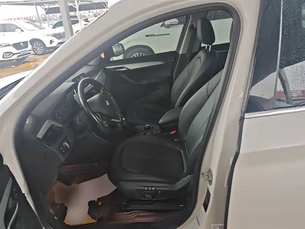 BMW X1 2018 sDrive20Li Leading Model фото 15