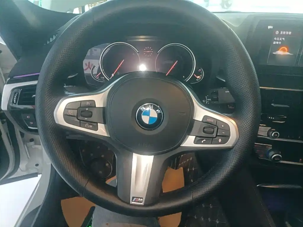 BMW 5 Series 2018 525Li M Sport Package фото 11