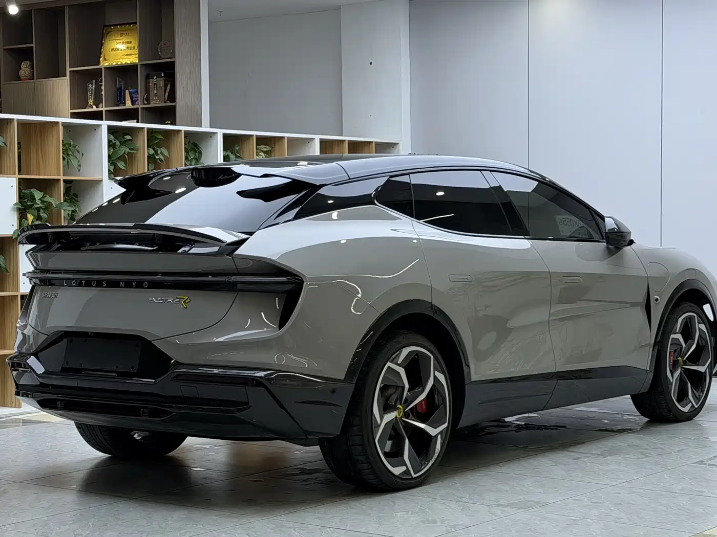 Lotus Cars ELETRE 2023 ELETRE R+ фото 10
