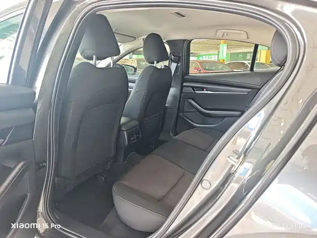 Mazda Mazda3 Axela 2023 2.0L Auto Zhiqing — фото 5
